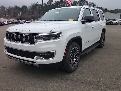 Used 2024 Jeep Wagoneer Series II image 13