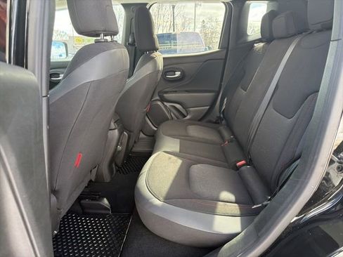 Used 2023 Jeep Renegade Trailhawk image 18