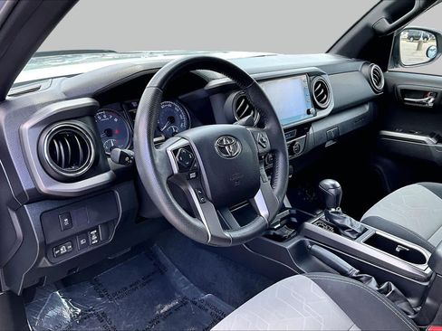 Used 2021 Toyota Tacoma TRD Off-Road w/ Blackout Package (TMS) AWD/4WD image 17