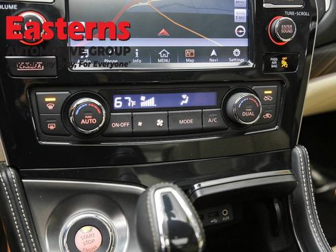 Used 2016 Nissan Maxima Platinum w/ Interior Lighting Package FWD image 20