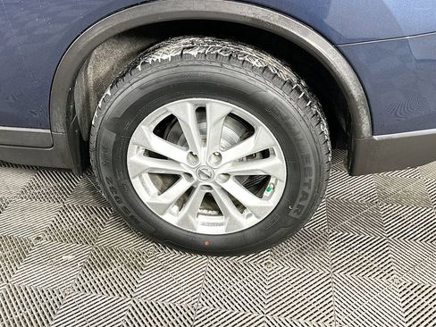 Used 2015 Nissan Rogue SV image 37