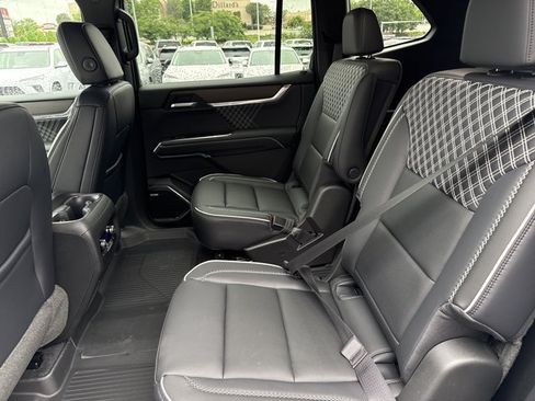 New 2026 GMC Acadia Denali w/ Super Cruise Package FWD image 6