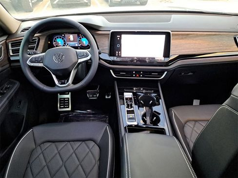 New 2025 Volkswagen Atlas SEL Premium R-Line image 6