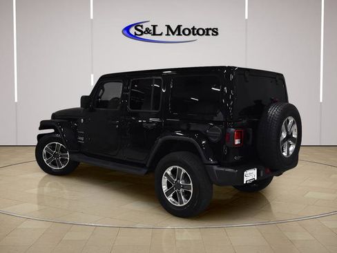 Used 2023 Jeep Wrangler Unlimited Sahara w/ Cold Weather Group AWD/4WD image 5