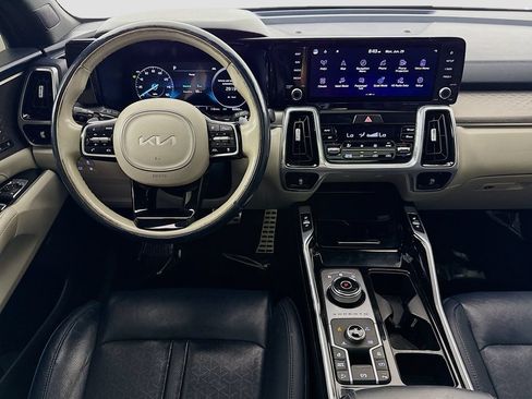 Used 2022 Kia Sorento SX Prestige w/ Panoramic Sunroof Package AWD/4WD image 23