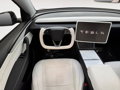 Used 2026 Tesla Model Y AWD image 10