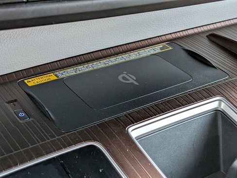 Used 2023 Toyota Sienna XLE w/ XLE Plus Package image 21