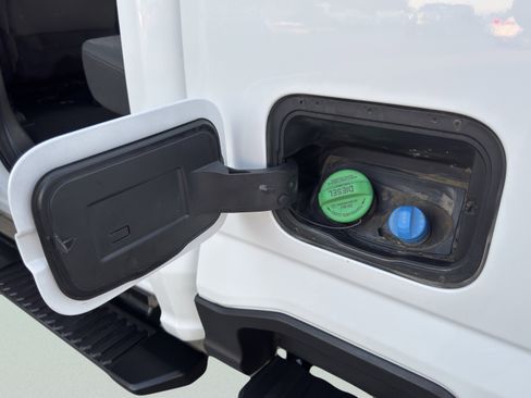 Used 2024 Ford F350 XLT image 40