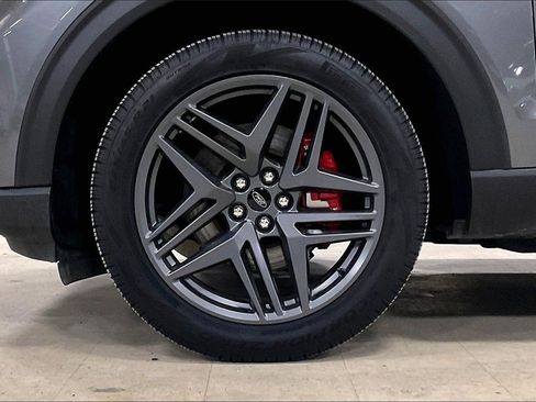 Certified 2025 Ford Explorer ST-Line w/ ST-Line Street Pack image 9