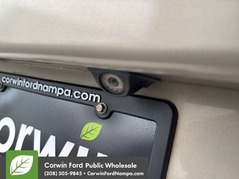 Used 2015 Ford Transit Connect XLT image 11