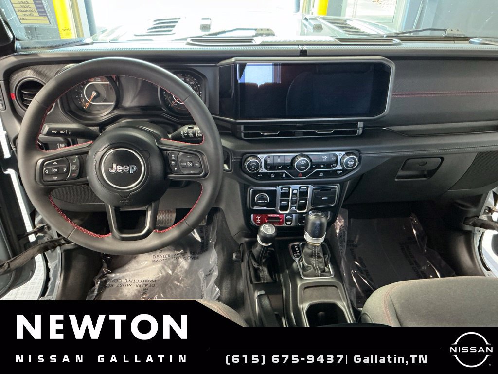 Used 2024 Jeep Wrangler Unlimited Rubicon AWD/4WD image 15