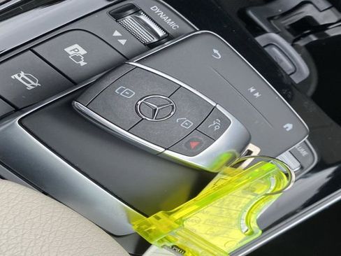 Used 2021 Mercedes-Benz GLB 250 image 33