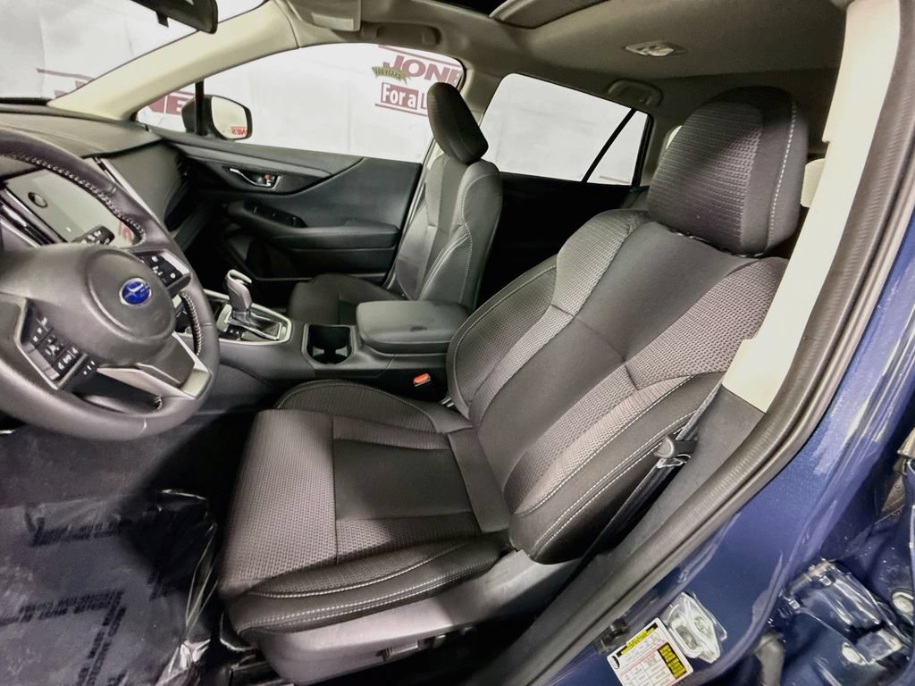 Used 2025 Subaru Outback Premium AWD/4WD image 27