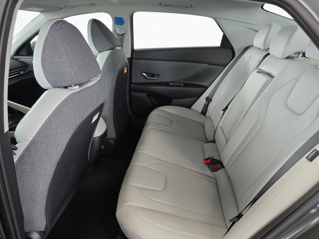 New 2026 Hyundai Elantra Limited FWD image 34