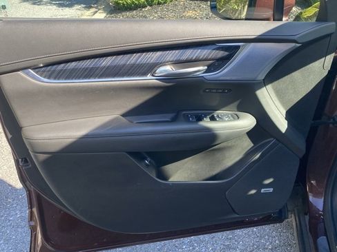 Used 2023 Cadillac XT6 Premium Luxury w/ Technology Package image 12