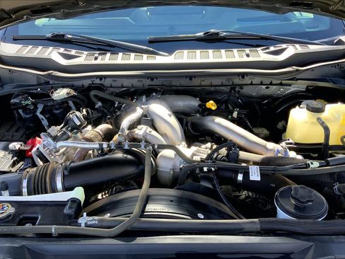 Used 2024 Ford F250 Platinum w/ FX4 Off-Road Package image 31