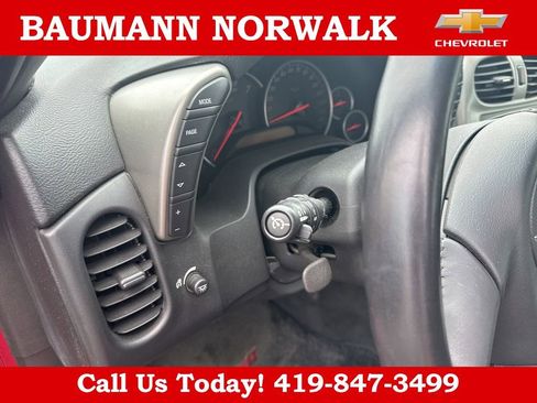 Used 2005 Chevrolet Corvette Coupe w/ Preferred Equipment Group RWD image 15