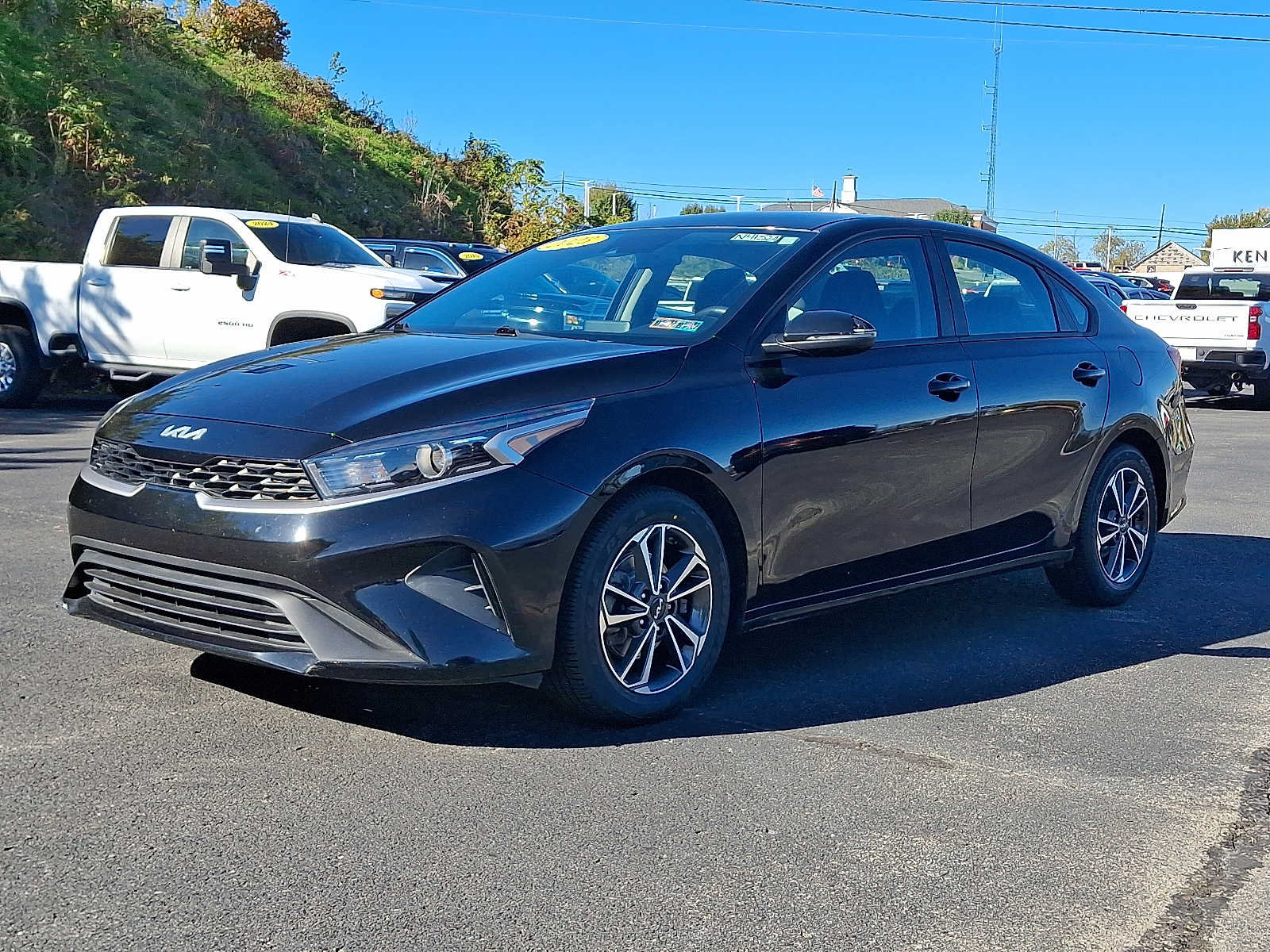 Used 2023 Kia Forte LXS w/ LXS Technology Package FWD image 4