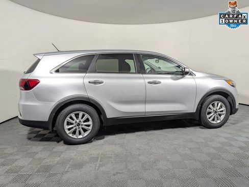 Used 2019 Kia Sorento L FWD image 2