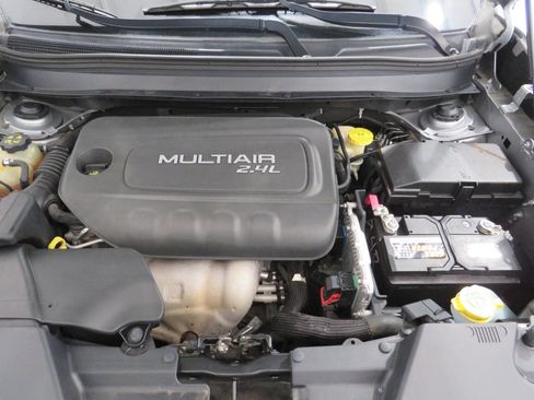 Used 2014 Jeep Cherokee Sport image 24