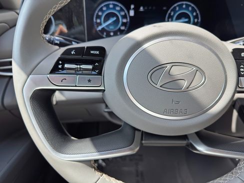 Used 2025 Hyundai Elantra SEL FWD image 20