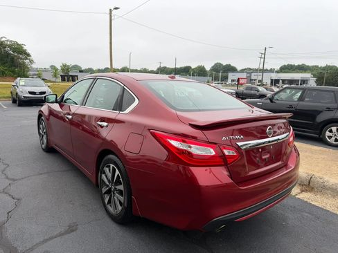 Used 2017 Nissan Altima 2.5 SL w/ 2.5 Technology Package FWD image 5