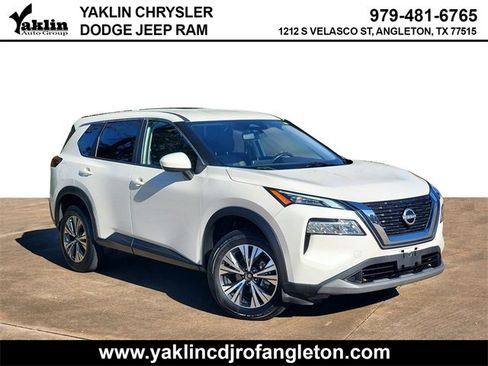 Used 2023 Nissan Rogue SV image 1