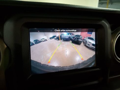 Used 2021 Jeep Wrangler Unlimited Rubicon w/ Cold Weather Group AWD/4WD image 31