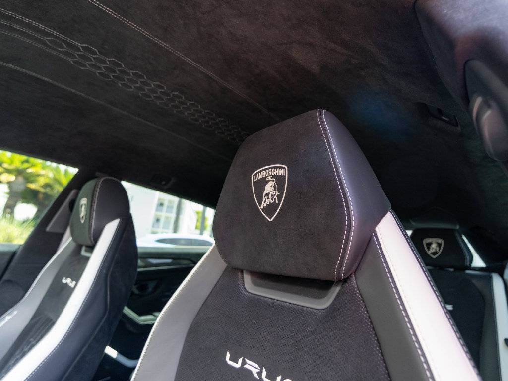 Used 2024 Lamborghini Urus Performante AWD/4WD image 19
