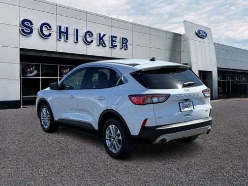 Used 2022 Ford Escape SE FWD image 3