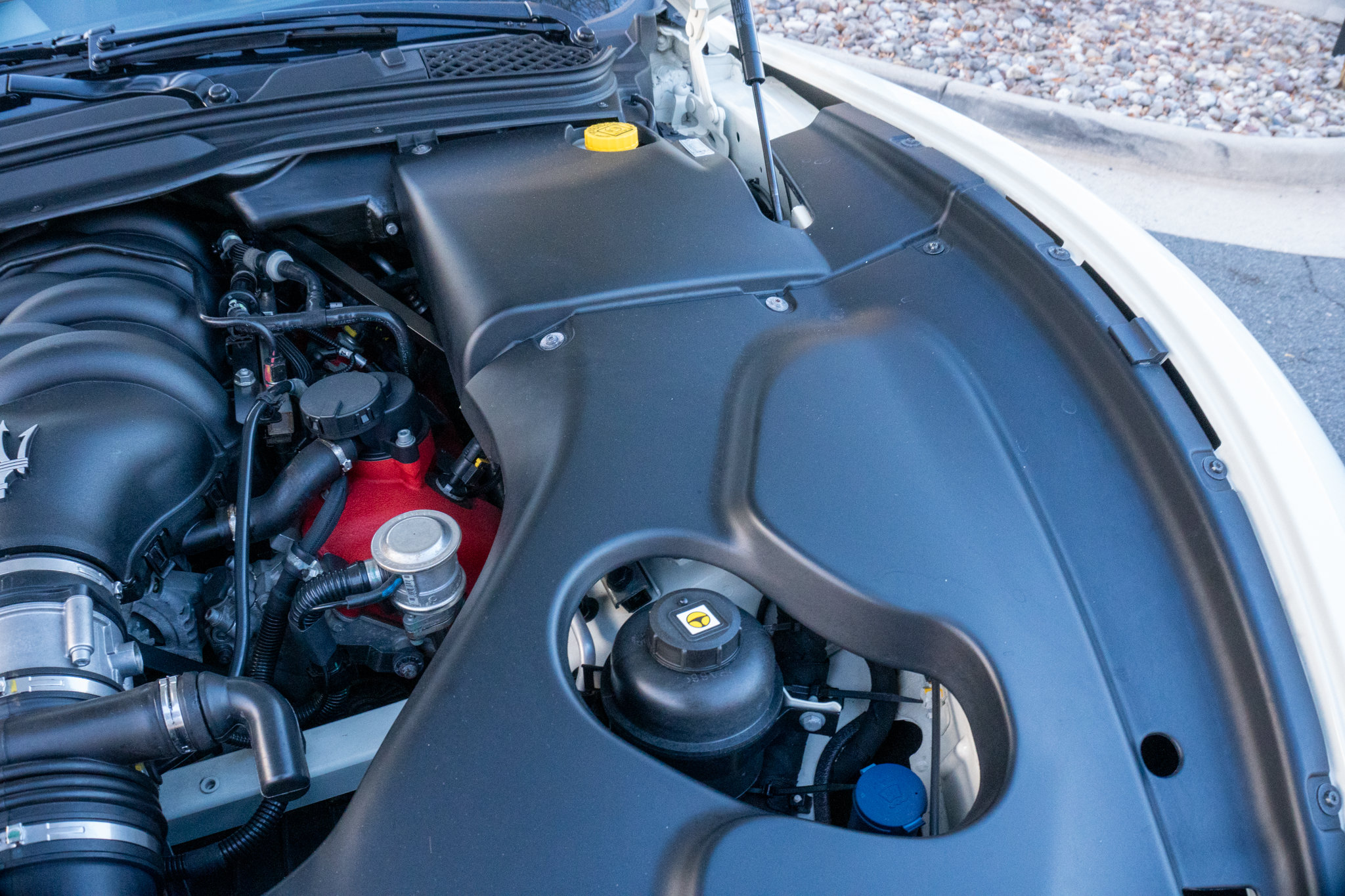 Used 2013 Maserati GranTurismo Sport RWD image 28