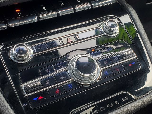 Used 2022 Lincoln Corsair AWD w/ Premium Package image 21