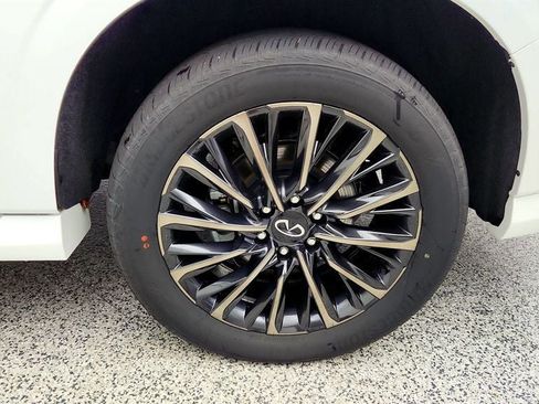 Used 2025 INFINITI QX80 Autograph AWD/4WD image 9