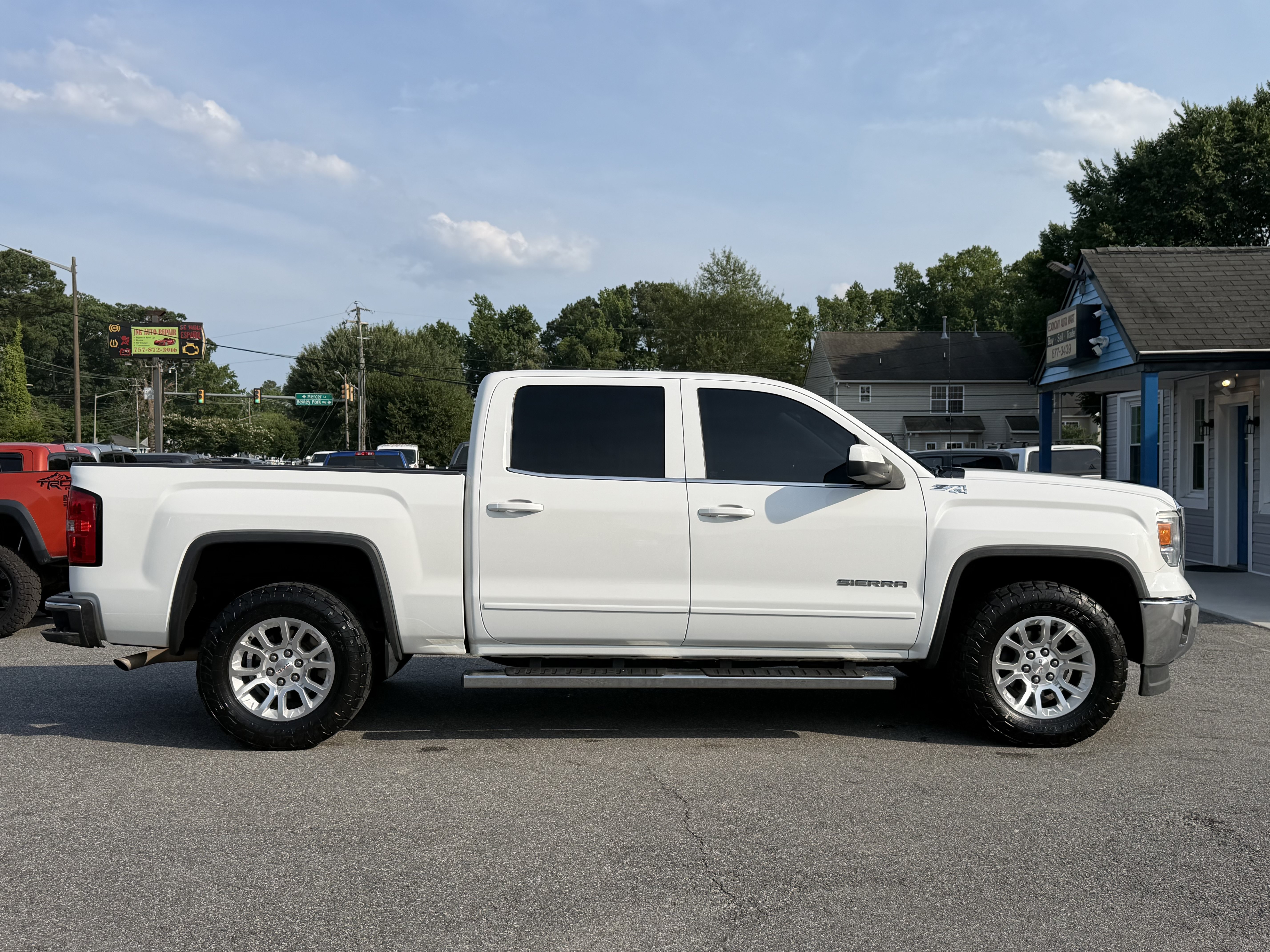 Used 2014 GMC Sierra 1500 SLE w/ SLE Value Package AWD/4WD image 4