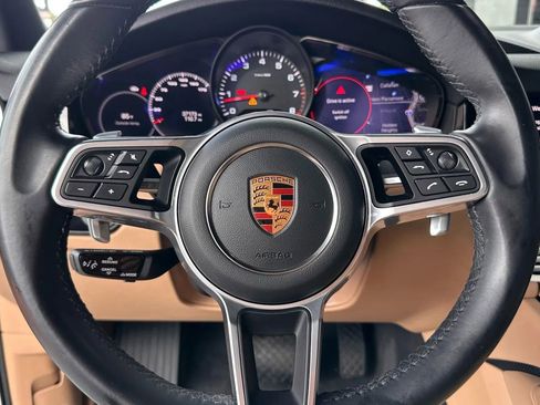 Used 2022 Porsche Cayenne image 13