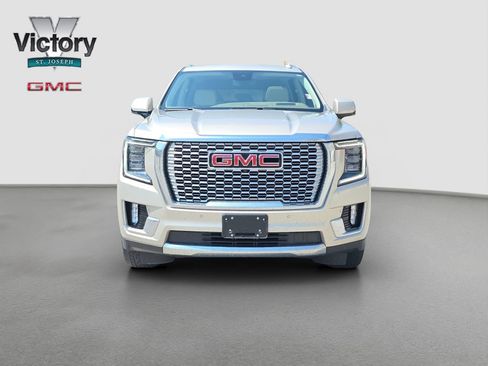 Used 2023 GMC Yukon XL Denali w/ Max Trailering Package AWD/4WD image 2