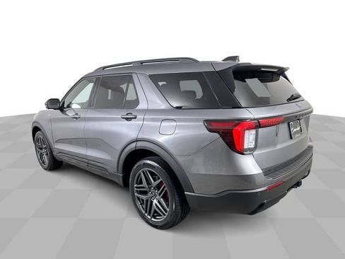Used 2025 Ford Explorer ST-Line w/ ST-Line Street Pack AWD/4WD image 6