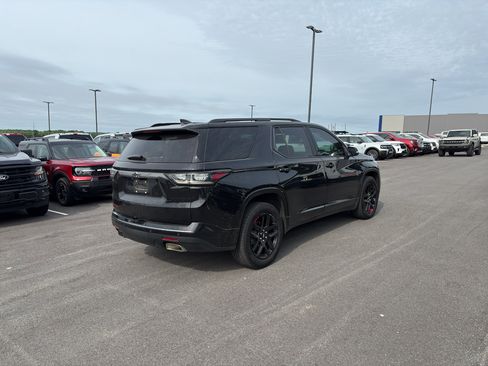 Used 2021 Chevrolet Traverse Premier w/ Redline Edition FWD image 3