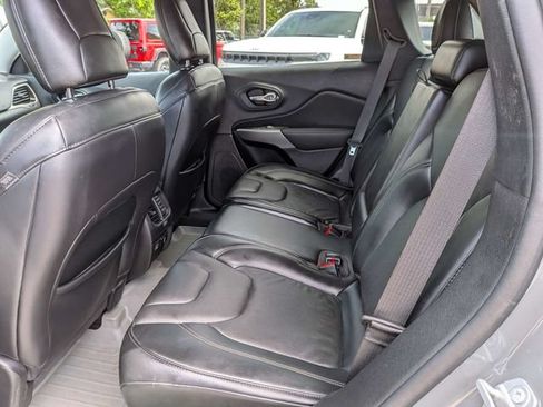 Used 2021 Jeep Cherokee Limited AWD/4WD image 17