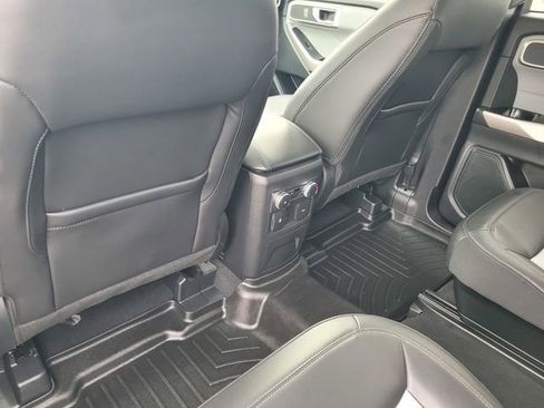 Certified 2022 Ford Explorer XLT w/ Equipment Group 202A image 12