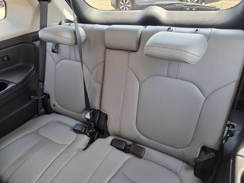 Used 2025 Honda Pilot EX-L image 19