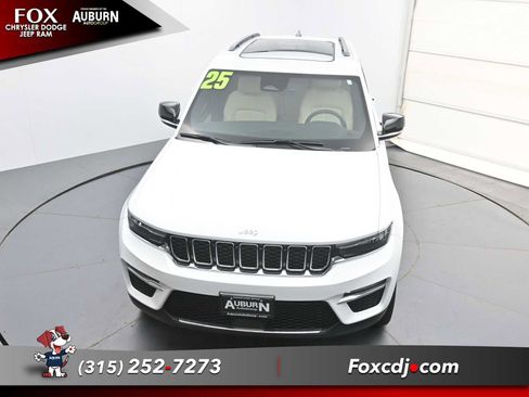 Used 2025 Jeep Grand Cherokee Limited AWD/4WD image 28