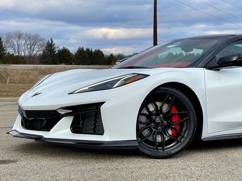 Used 2024 Chevrolet Corvette Z06 image 6