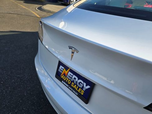 Used 2020 Tesla Model 3 Standard Range Plus image 16