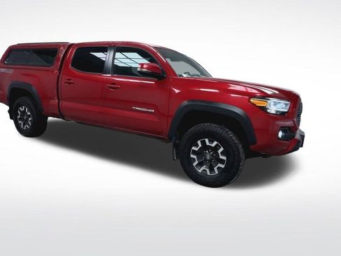 Used 2022 Toyota Tacoma TRD Off-Road image 19