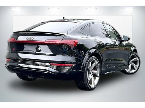Used 2024 Audi SQ8 e-tron Premium Plus w/ Black Optic Package AWD/4WD image 13