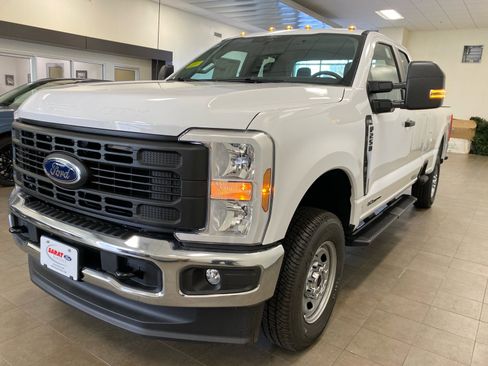 New 2026 Ford F250 XL w/ XL Chrome Package image 4