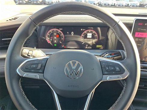 New 2026 Volkswagen Tiguan SE image 10