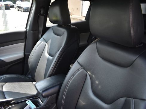 Used 2025 Jeep Compass Limited AWD/4WD image 10