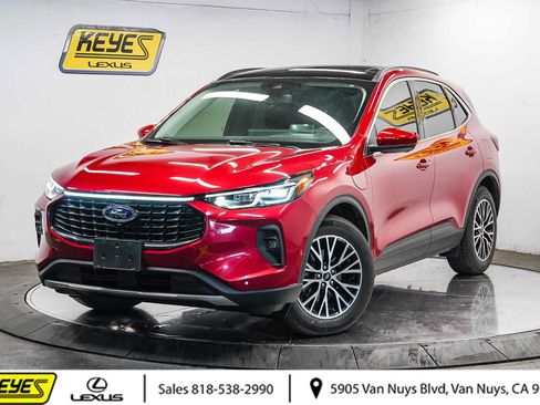 Used 2023 Ford Escape SE w/ PHEV Premium Package FWD image 1